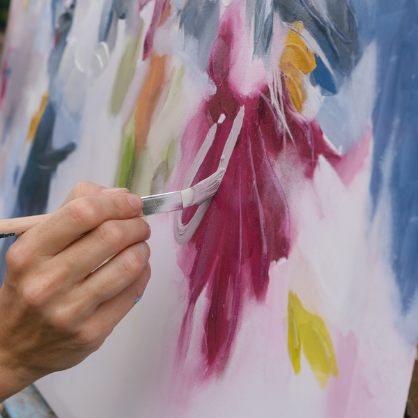 1/4" triangle artist brush painting a canvas